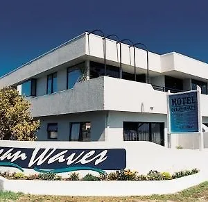 Ocean Waves Beachfront *** Mount Maunganui